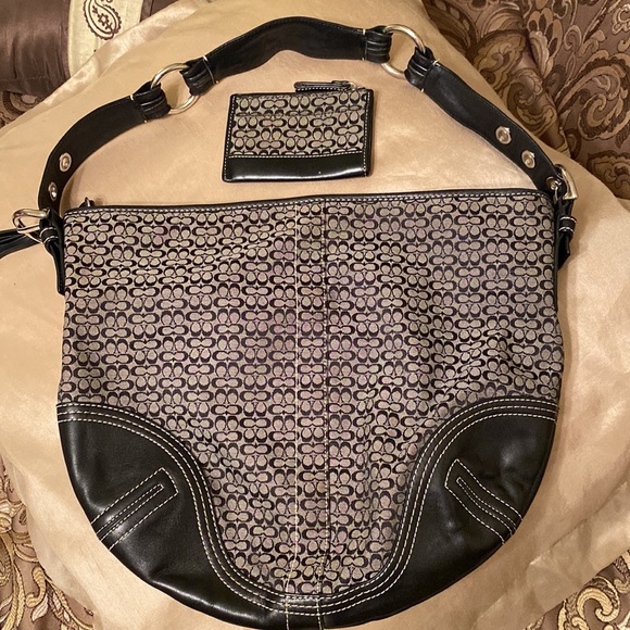 Coach handbag with small wallet - Picture 2 of 9